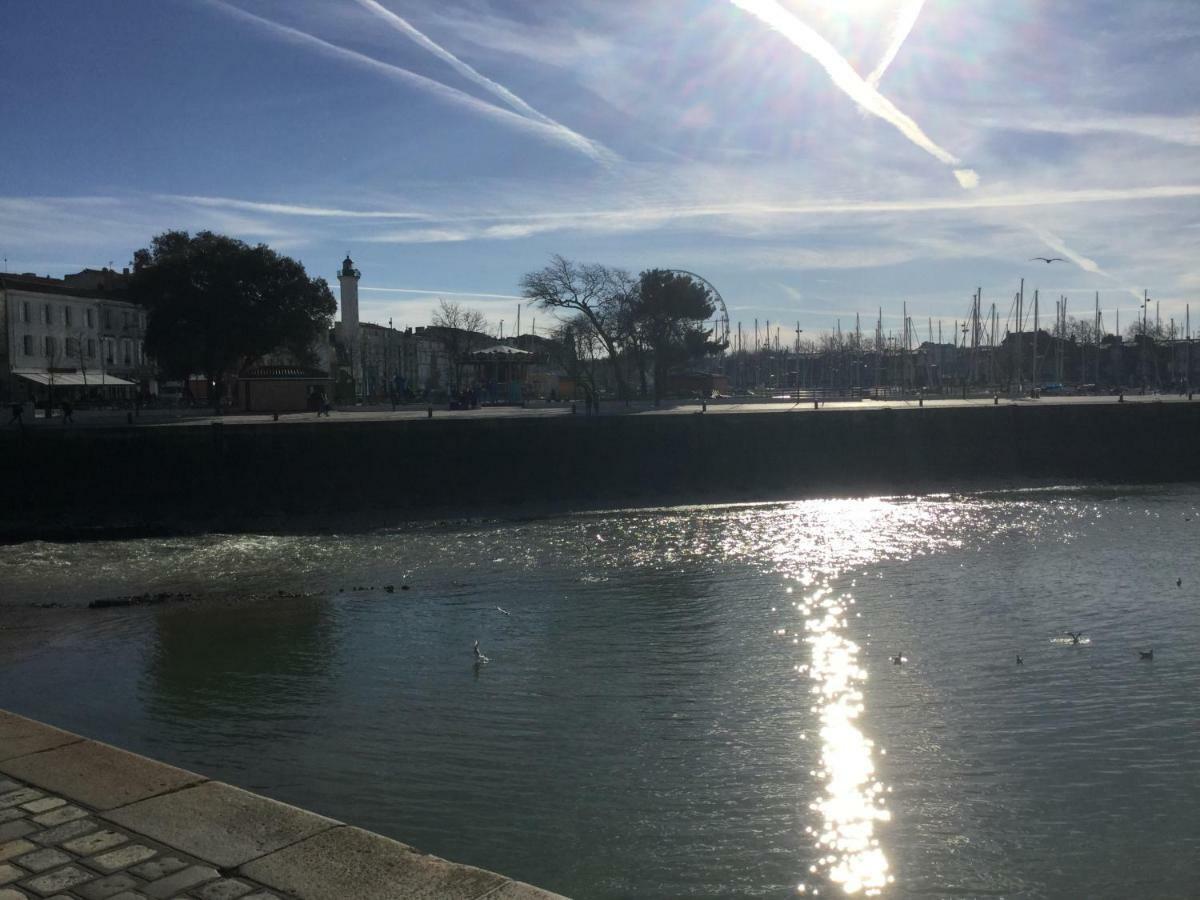 Appartement Centre Ville Pres Du Port Avec Parking Et Wifi La Rochelle  Exterior foto